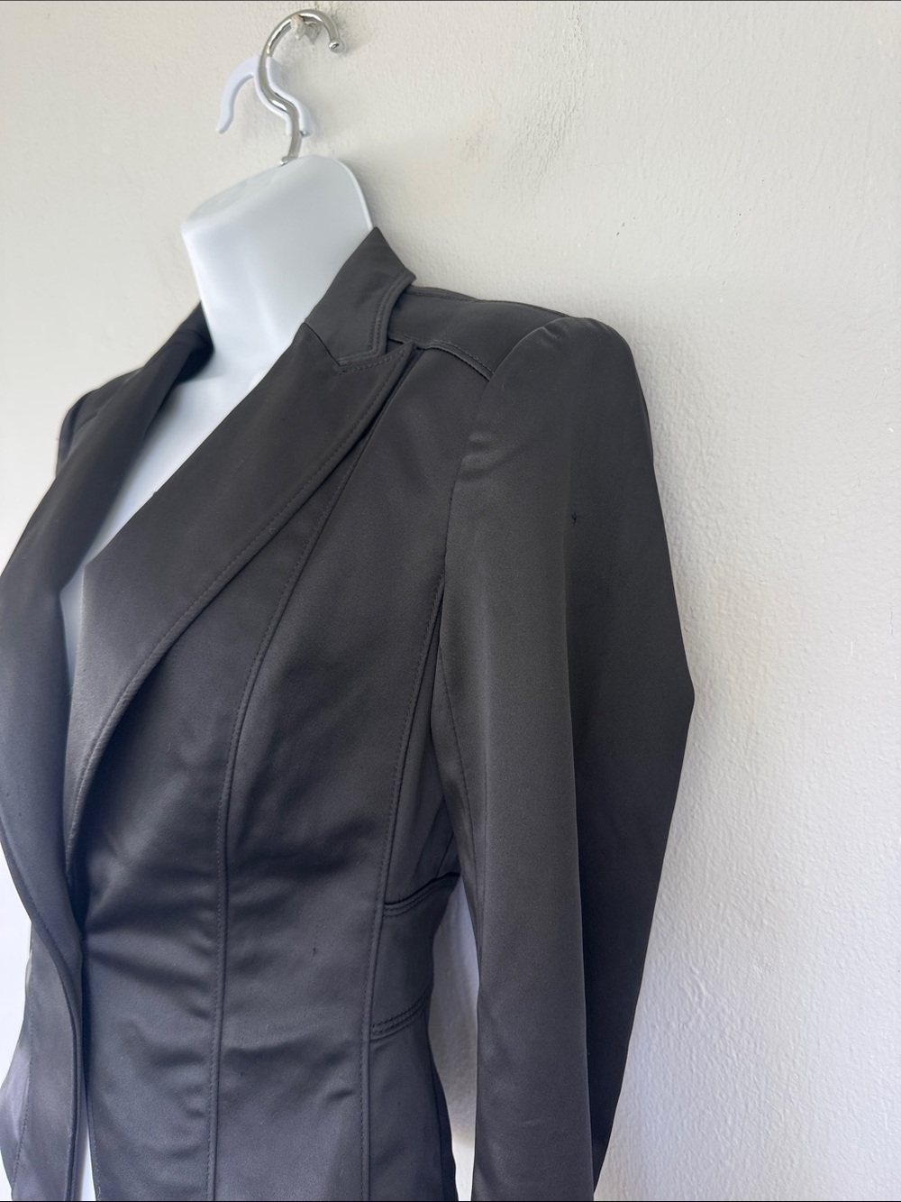 Bebe black satin single button tailored fit blazer jacket size 0 - Picture 8 of 14